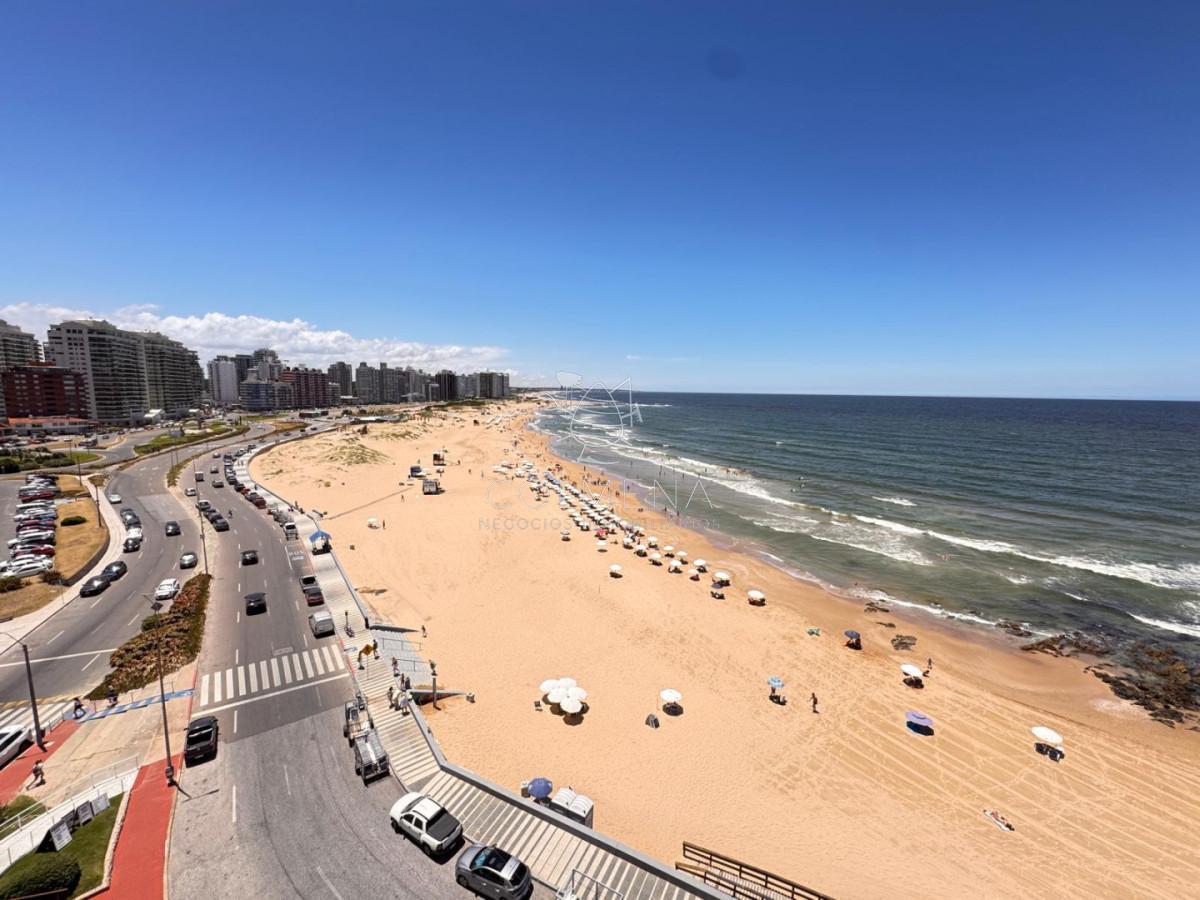 Foto de Apartamento en de 1 dormitorio frente a playa Brava., imagen 4