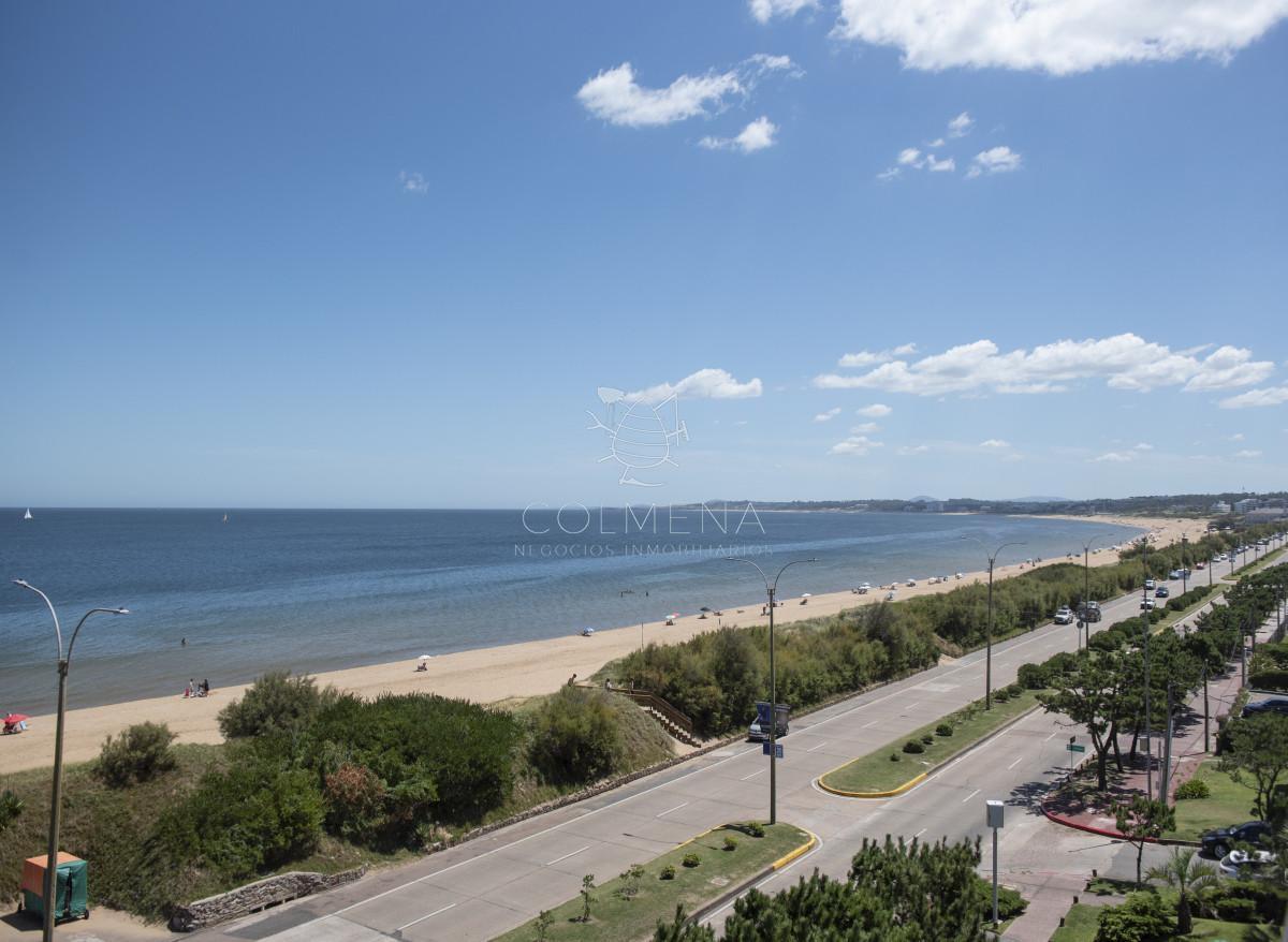 Foto de Vende hermoso Penthouse en Playa Mansa con azotea propia en Punta del, imagen 1