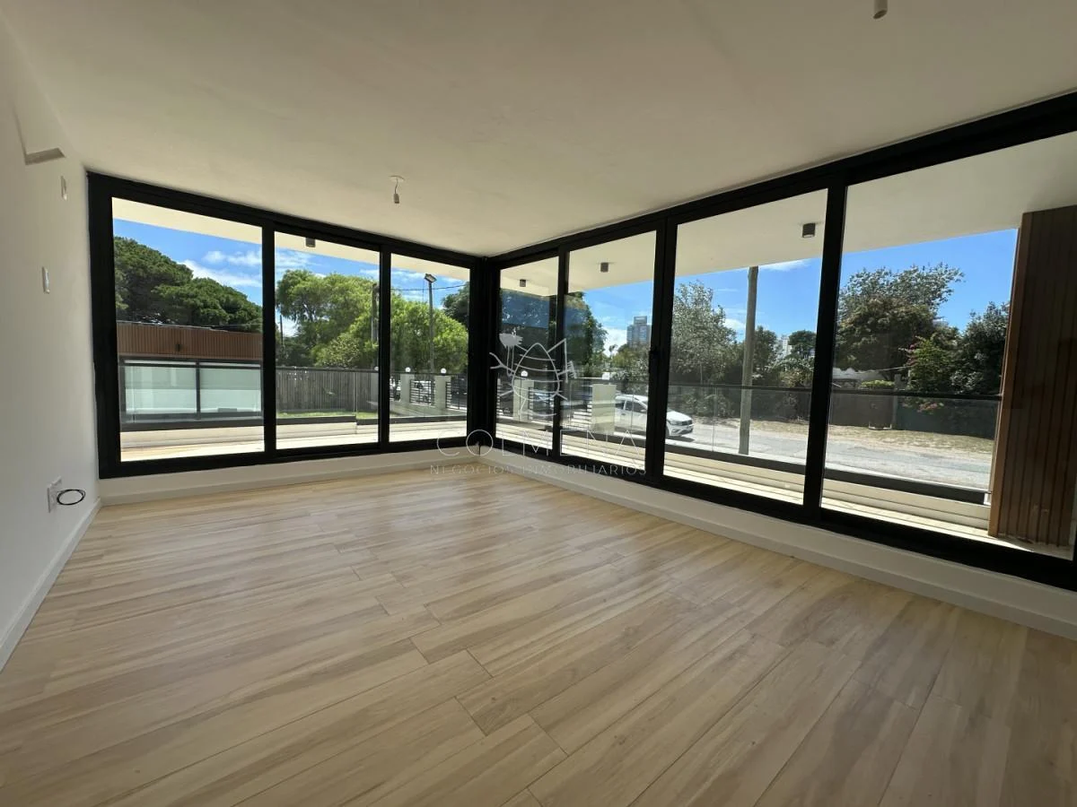 Apartamento en venta de 2 dormitorios, Aidy Grill, Punta del Este.