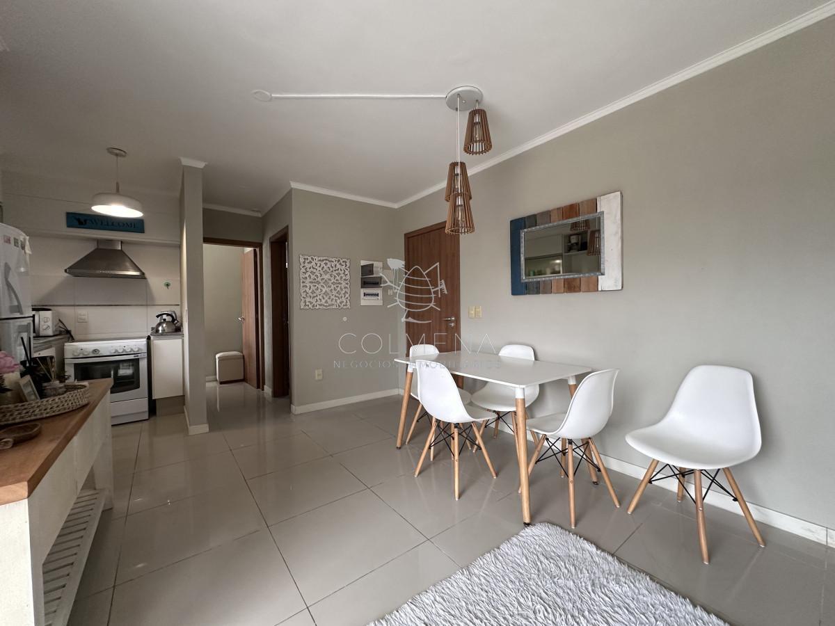 Vende apartamento en playa mansa de 1 dormitorio con parrillero, Punta del Este