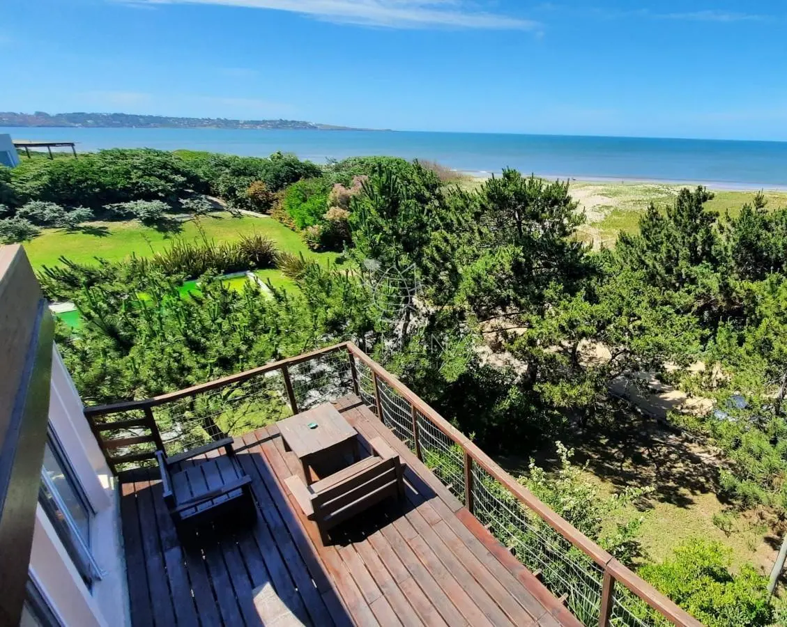 Venta casa en Tío Tom a pocos metros LA PLAYA 3
