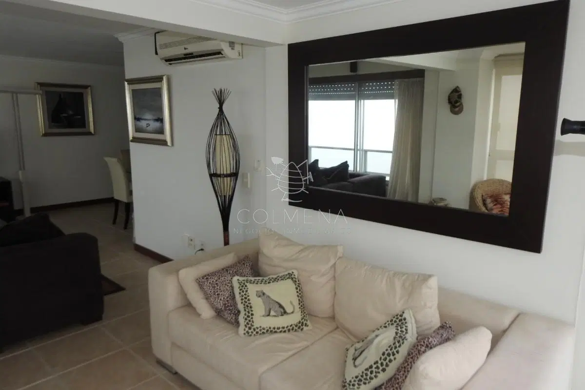 Lindo entorno ,nuevo ,con servicios , buena zona parada 18 mansa 5