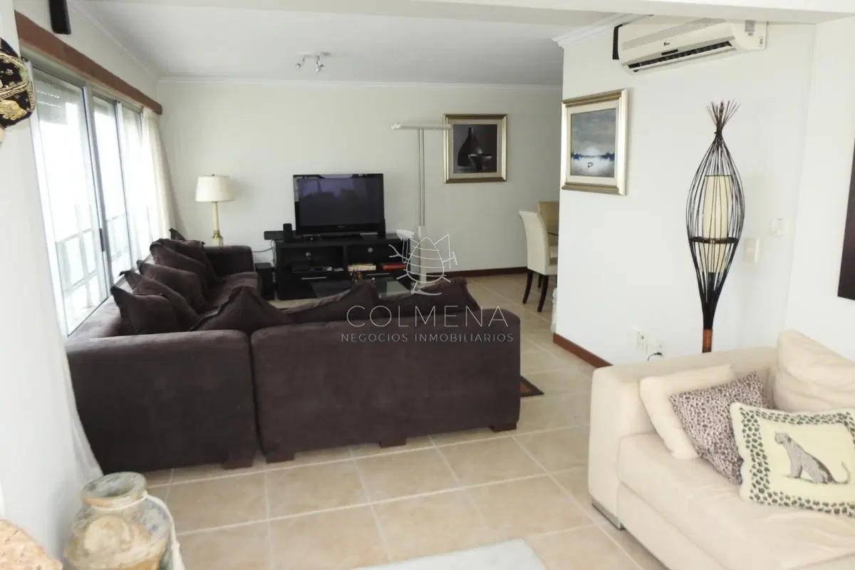 Lindo entorno ,nuevo ,con servicios , buena zona parada 18 mansa 3