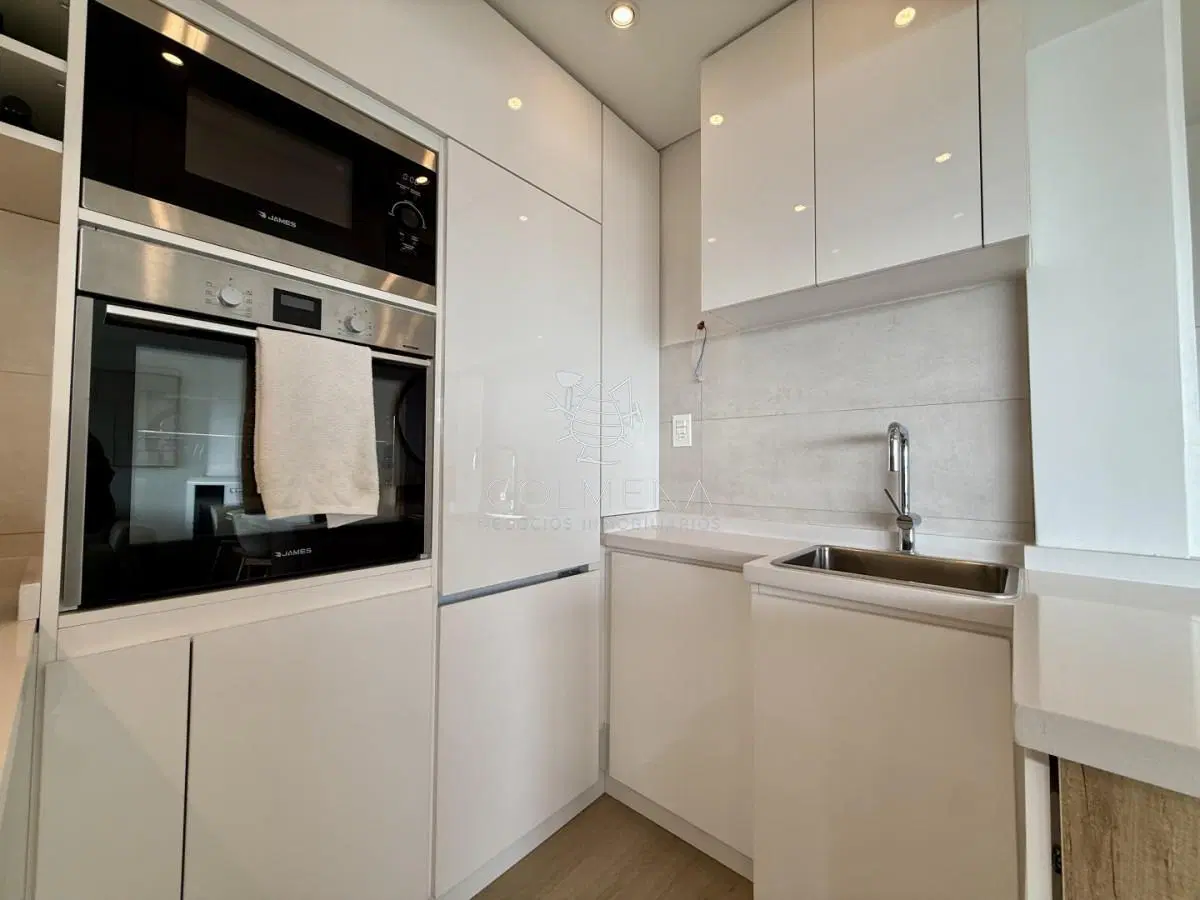 Espectacular departamento en edificio de renombre a mts del puerto 4