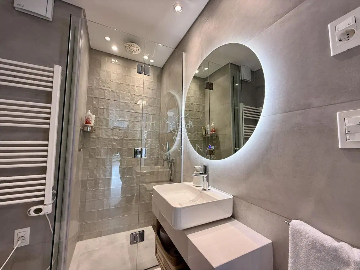 Espectacular departamento en edificio de renombre a mts del puerto 5
