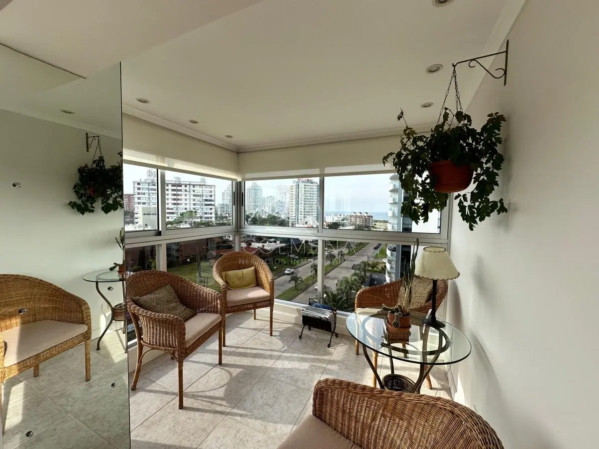 Apartamento de 2 dormitorios y medio en Playa Brava , Punta del este 3