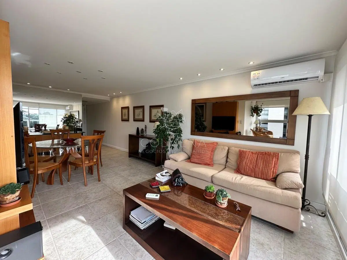 Apartamento de 2 dormitorios y medio en Playa Brava , Punta del este 3