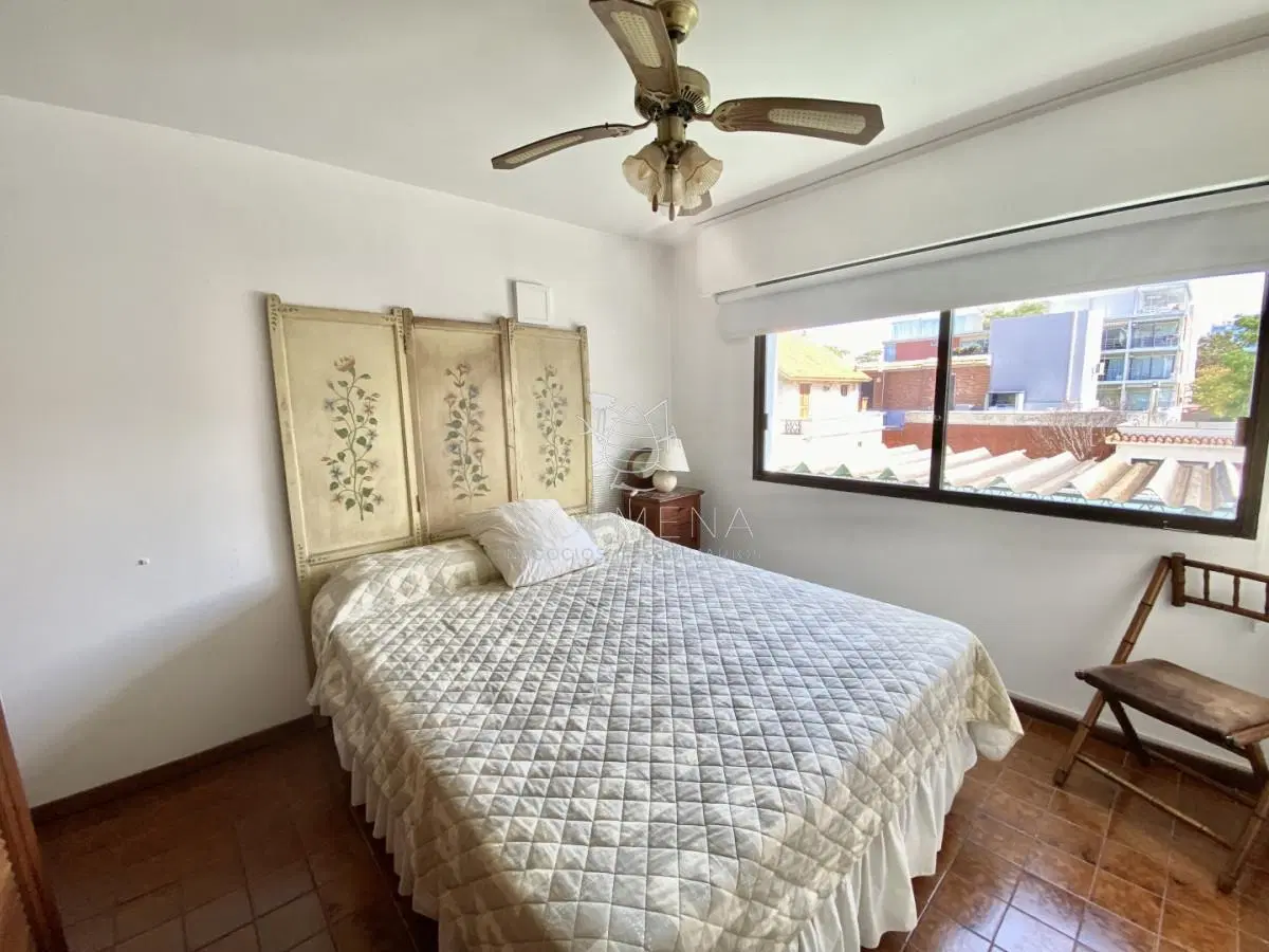 OPORTUNIDAD EN PLAYA MANSA FRENTE AL MAR APARTAMENTO DE 3 DORMITORIOS 5