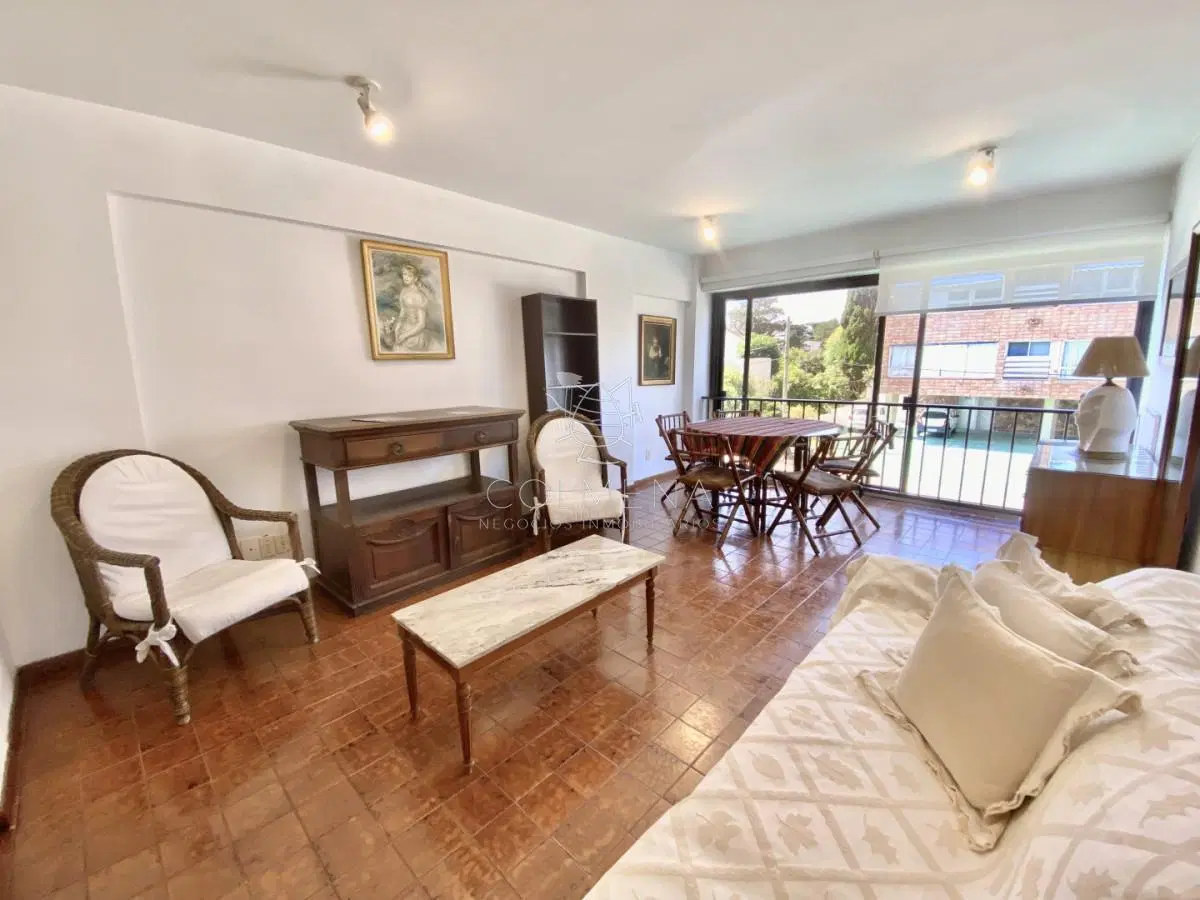 OPORTUNIDAD EN PLAYA MANSA FRENTE AL MAR APARTAMENTO DE 3 DORMITORIOS 3