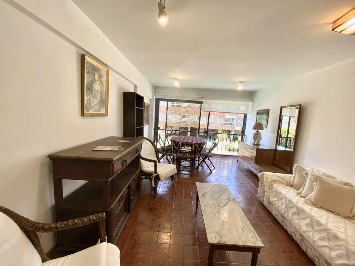 OPORTUNIDAD EN PLAYA MANSA FRENTE AL MAR APARTAMENTO DE 3 DORMITORIOS 4