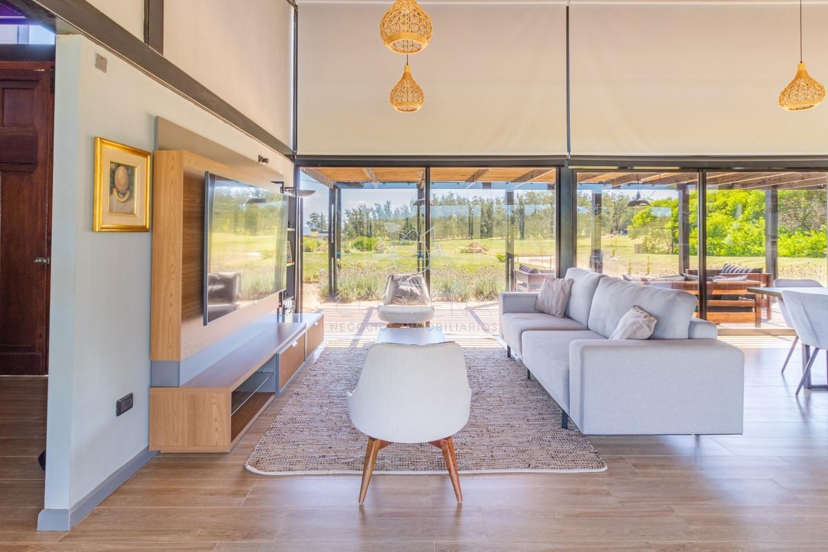 Foto de Moderna casa en barrio privado El Quijote en venta, imagen 2
