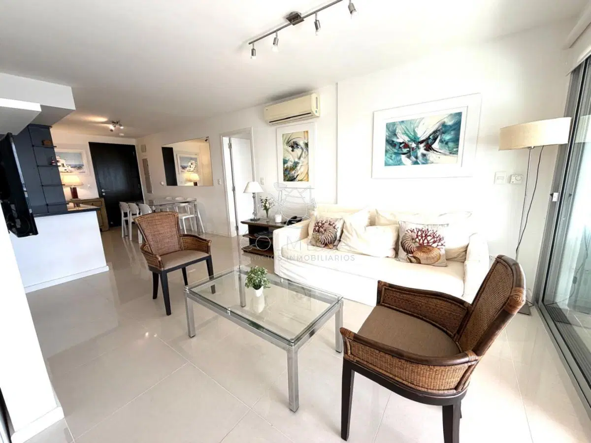 Espectacular apartamento en venta en playa brava, 2 dormitorios y medio. 1