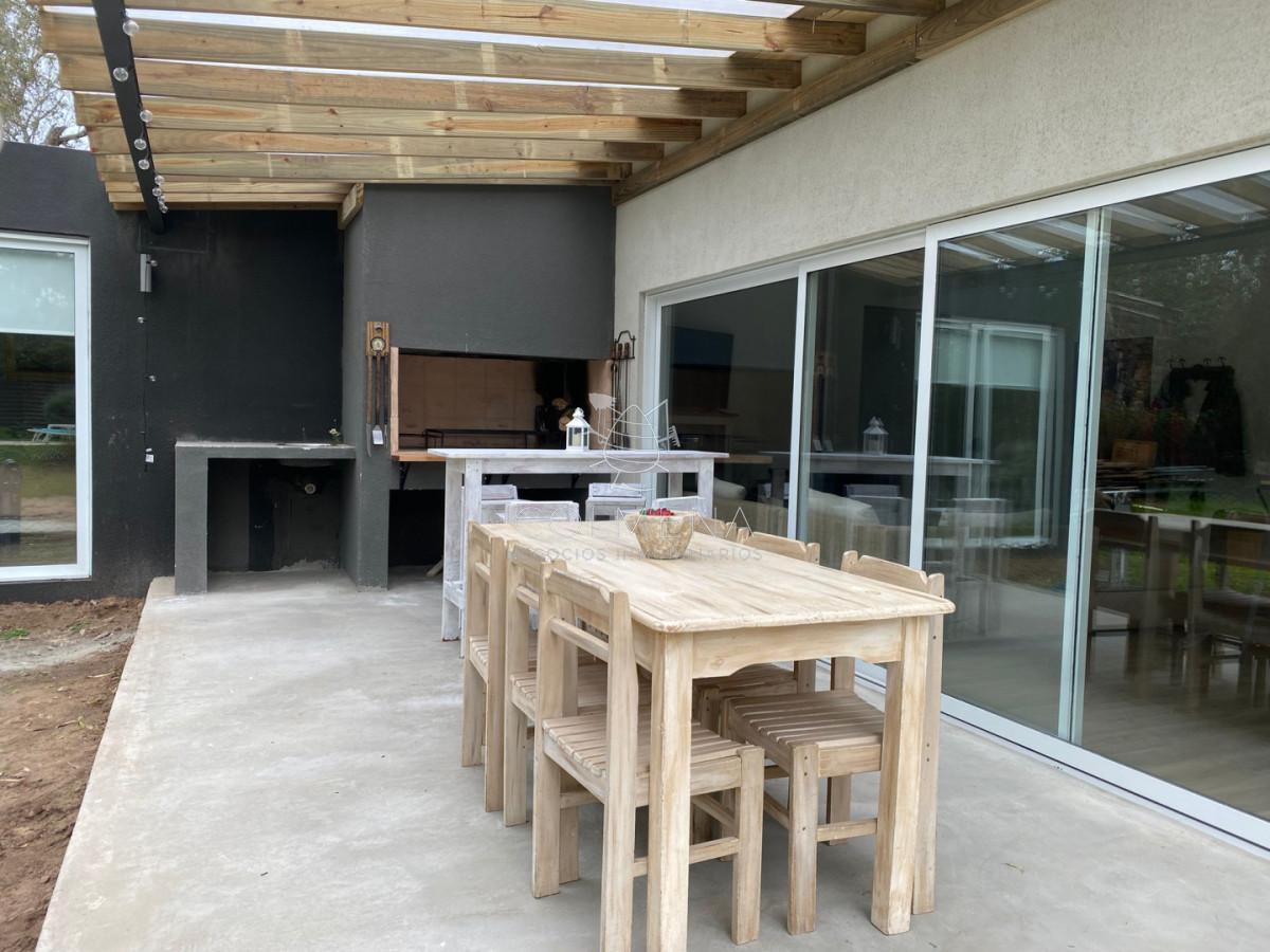 Foto de CASA EN VENTA 3 DORIMITORIOS A METROS DEL MAR, imagen 4
