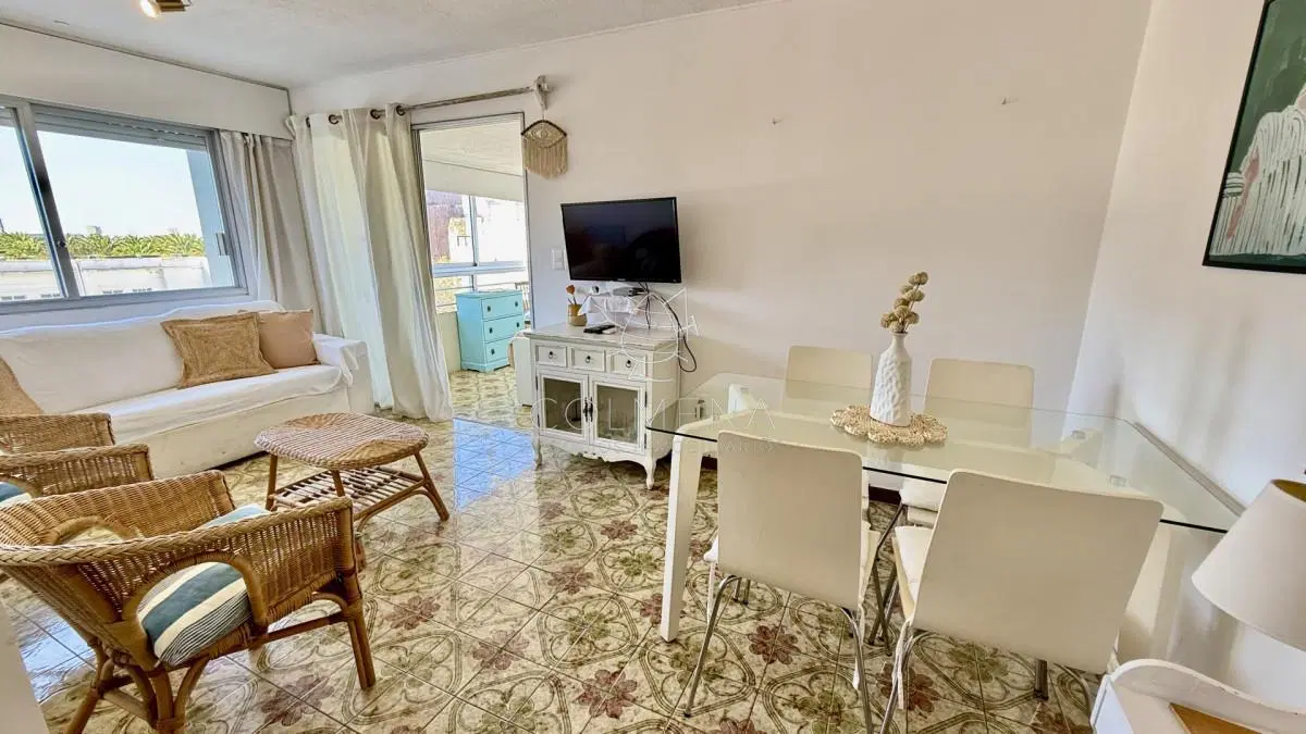 Apartamento en Peninsula, 2 dormitorios * 4