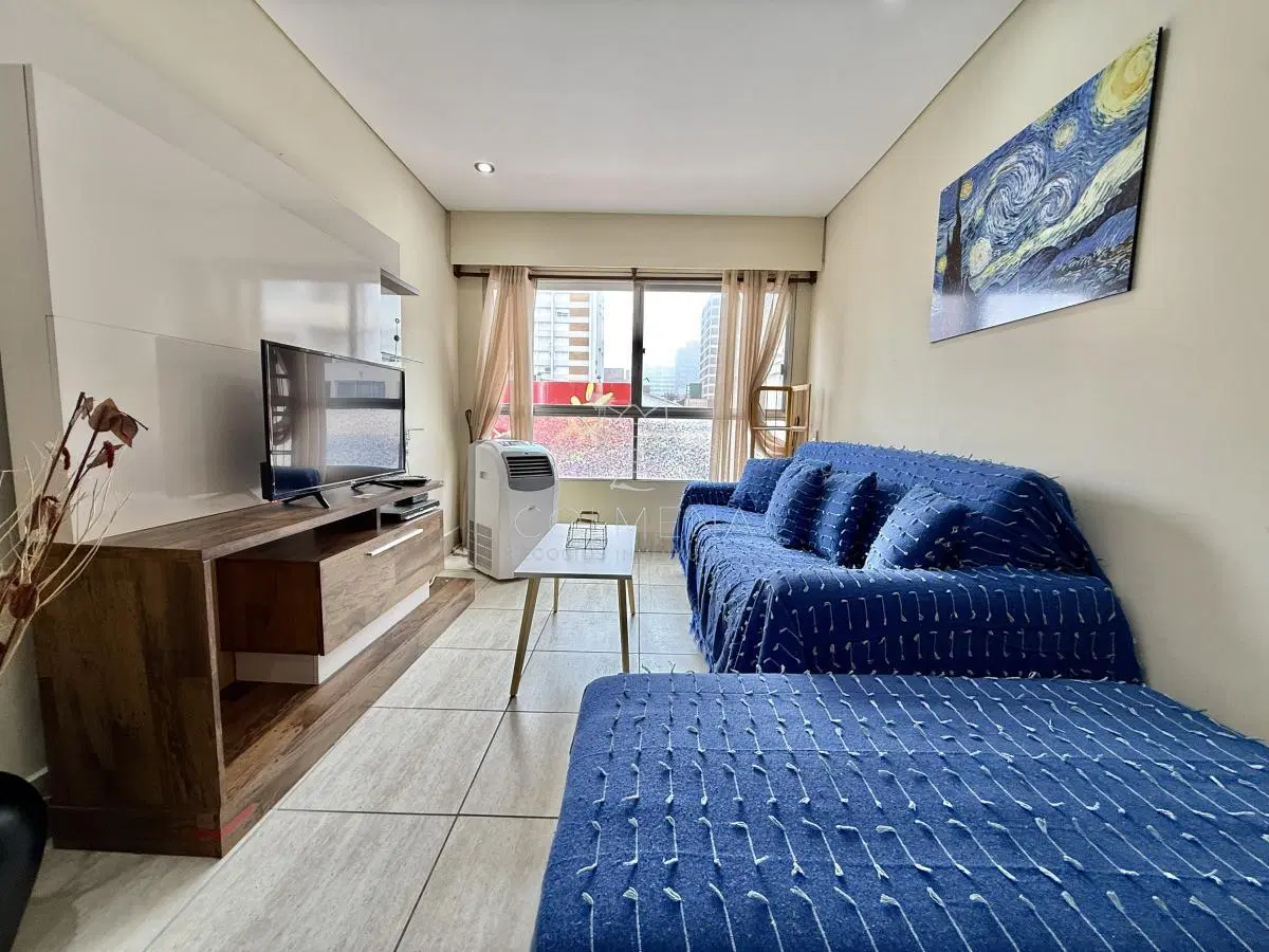 Apartamento a la venta en la Peninsulta - Punta del Este. ! dormitorio y medio. Garaje 3