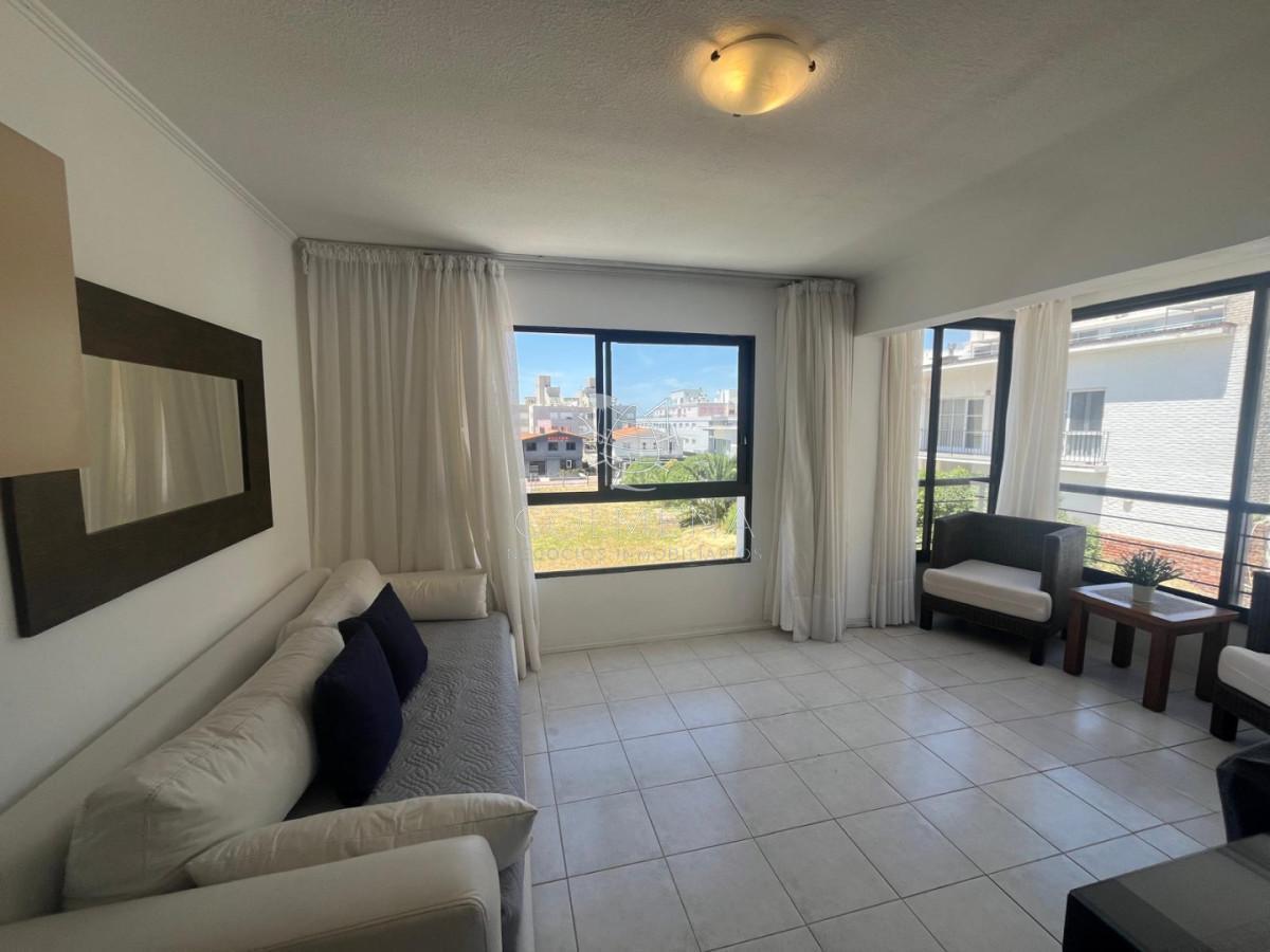 Foto de Excelente departamento en venta en La Pensinula de Punta del Este, a, imagen 2