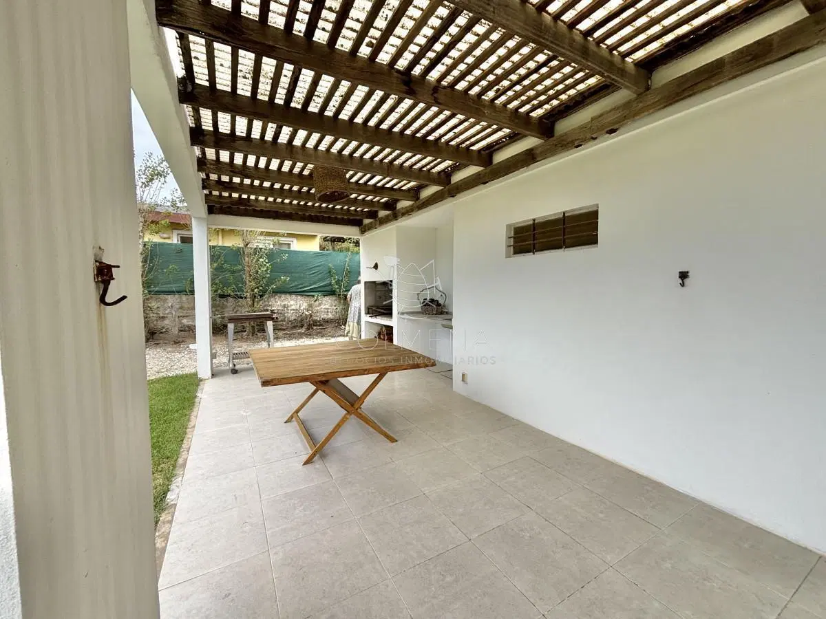 Excelente Casa 2 dormitorios - El Chorro 2