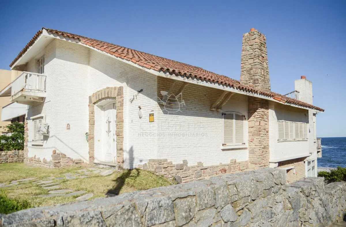 Espectacular lote frente al mar, ideal inversores 2