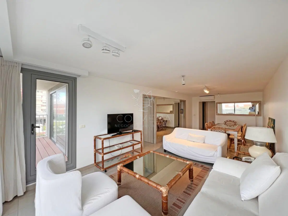 Apartamento en venta y alquiler anual 2 dormitorios Torre Onix 2