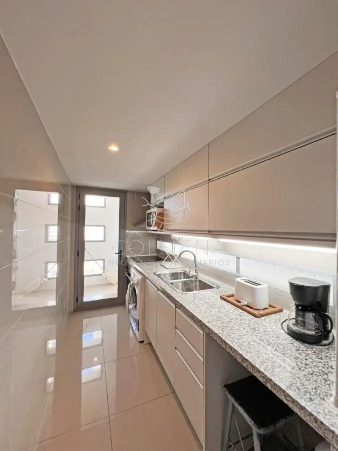 Apartamento en venta y alquiler anual 2 dormitorios Torre Onix 4