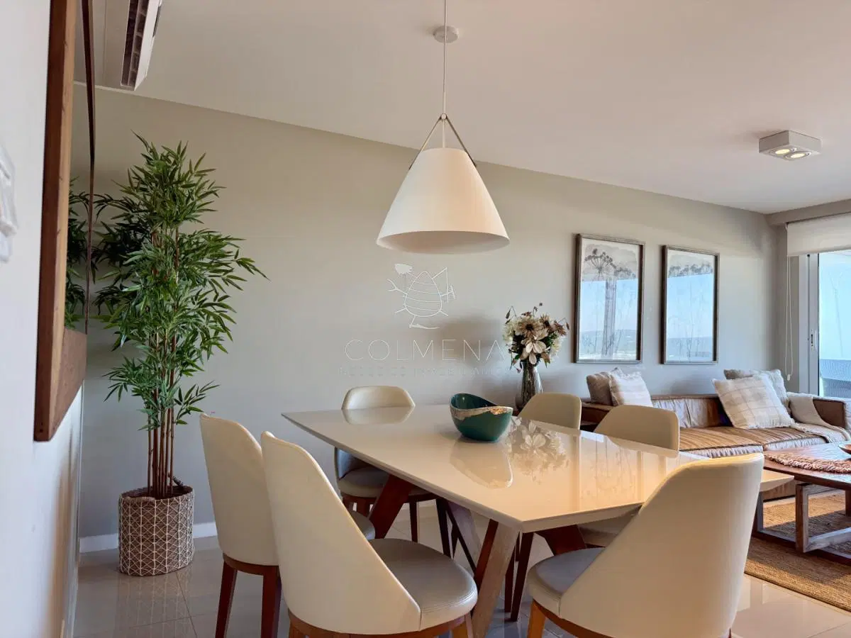Apartamento en Venta en Edificio HORIZONTE Primera línea sobre Playa Mansa, Parada 20 1