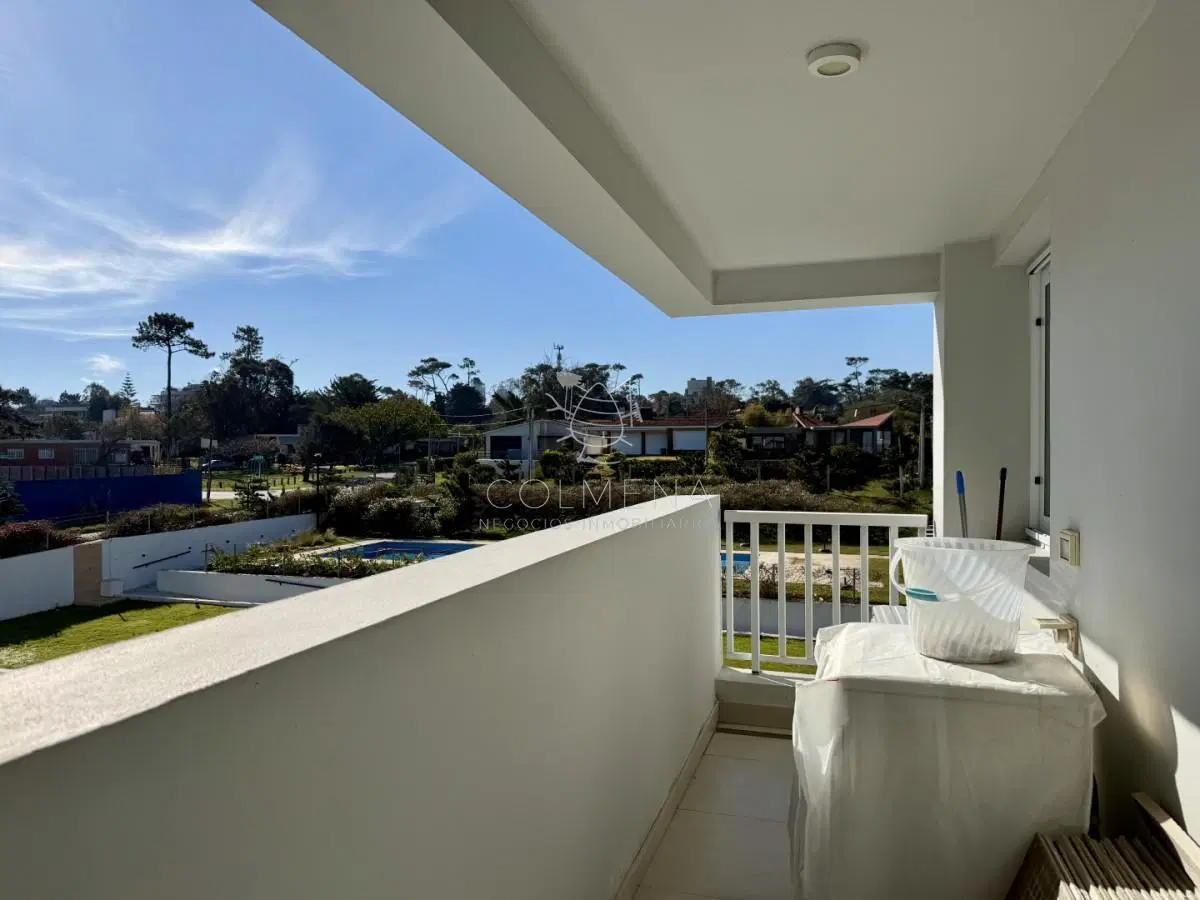 Apartamento en Venta en Edificio HORIZONTE Primera línea sobre Playa Mansa, Parada 20 8