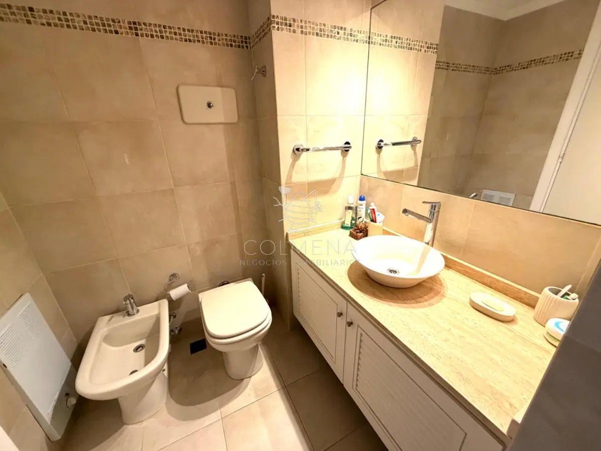 apartamento en venta frente al mar, parada 19 playa mansa 8