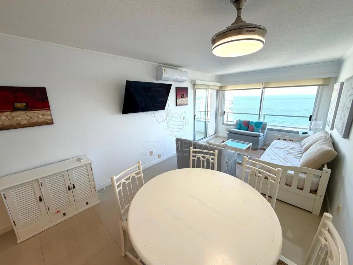 apartamento en venta frente al mar, parada 19 playa mansa 2