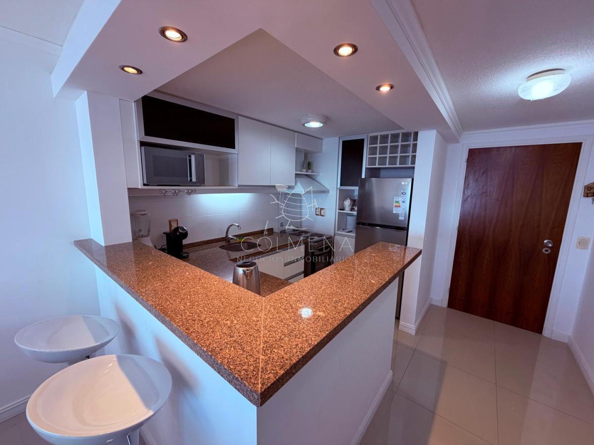 Foto de apartamento en venta frente al mar, parada 19 playa mansa, imagen 3