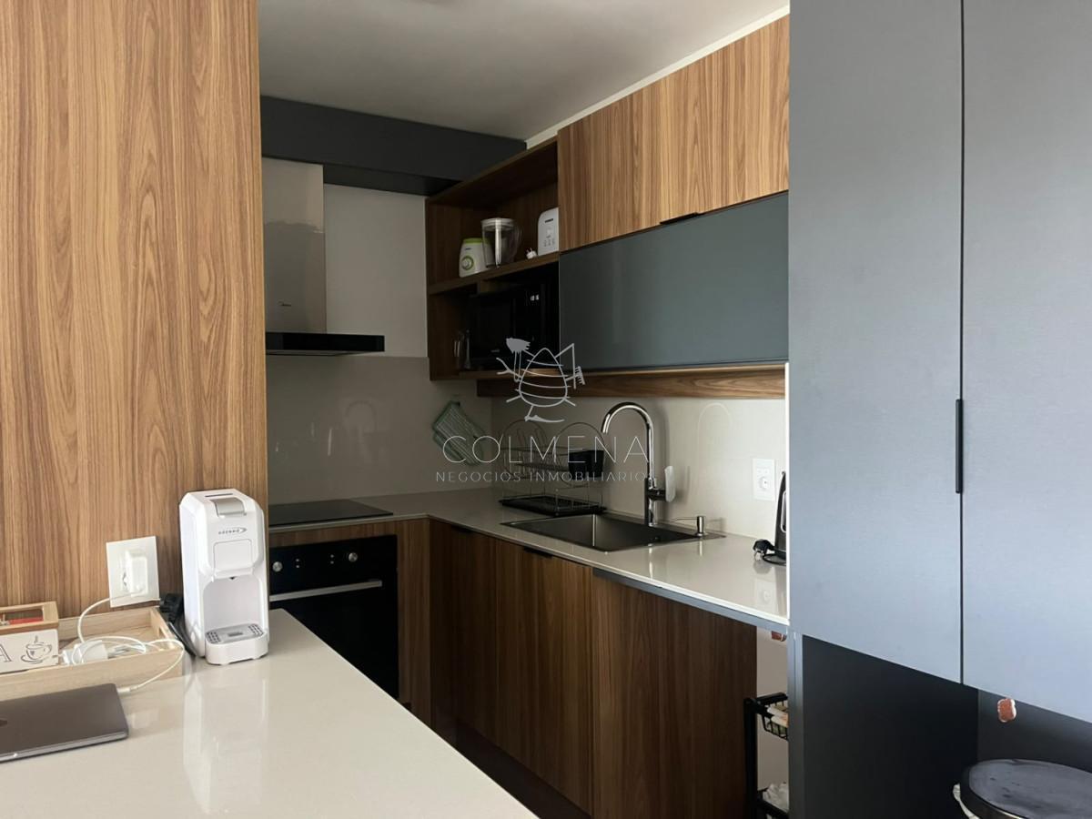 Foto de Departamento de dos dormitorios en venta con balcón y garage, imagen 2