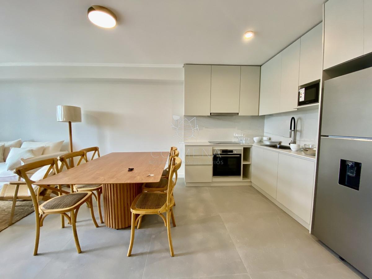 Foto de Alquiler Apartamento 2 dormitorios frente al mar en playa mansa, imagen 1