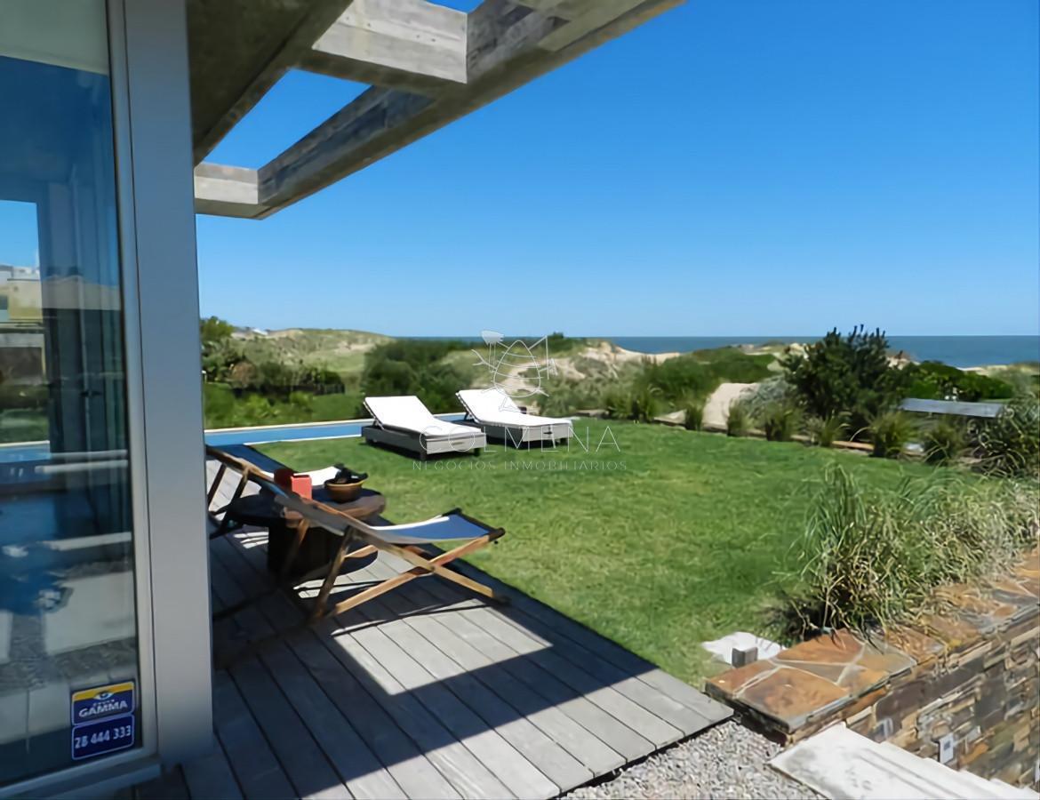 Foto de Excelente casa moderna en Tio tom, pegada al mar, imagen 2