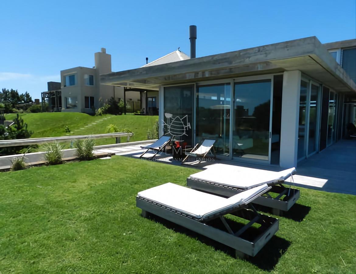 Foto de Excelente casa moderna en Tio tom, pegada al mar, imagen 1