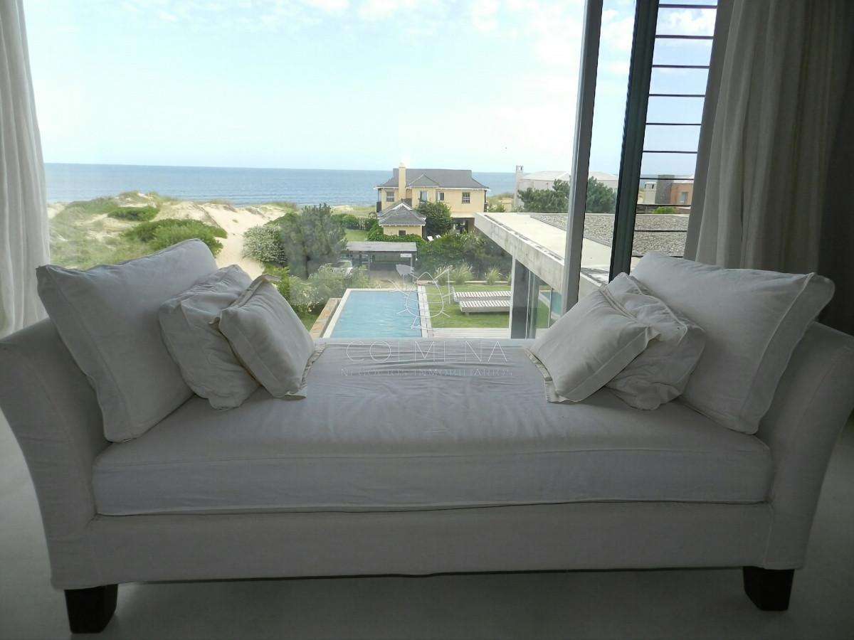 Foto de Excelente casa moderna en Tio tom, pegada al mar, imagen 5