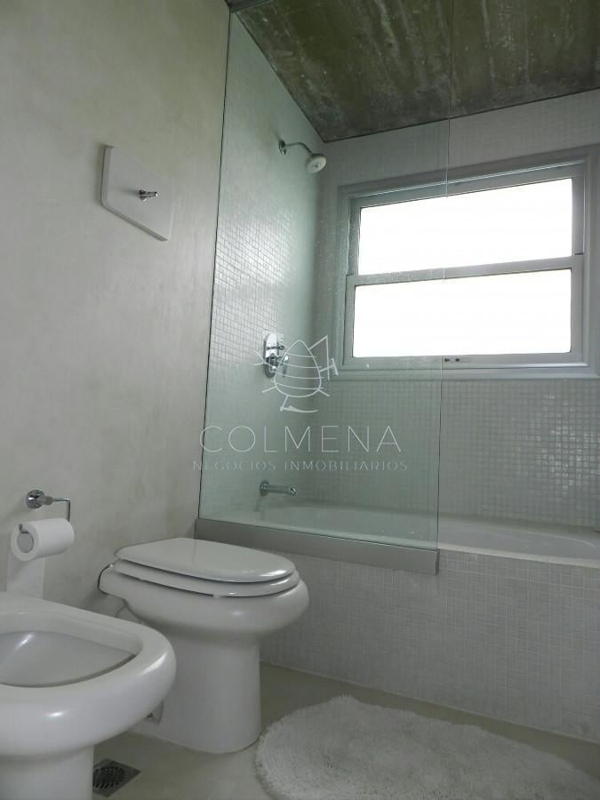 Foto de Excelente casa moderna en Tio tom, pegada al mar, imagen 5