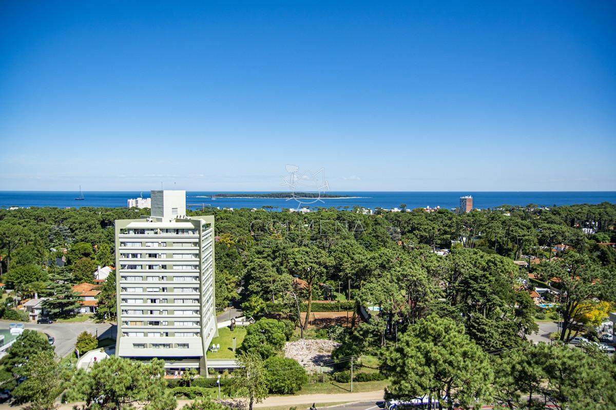 Foto de En venta apartamento de 3 dormitorios con muy buena vista a la bahía, imagen 2