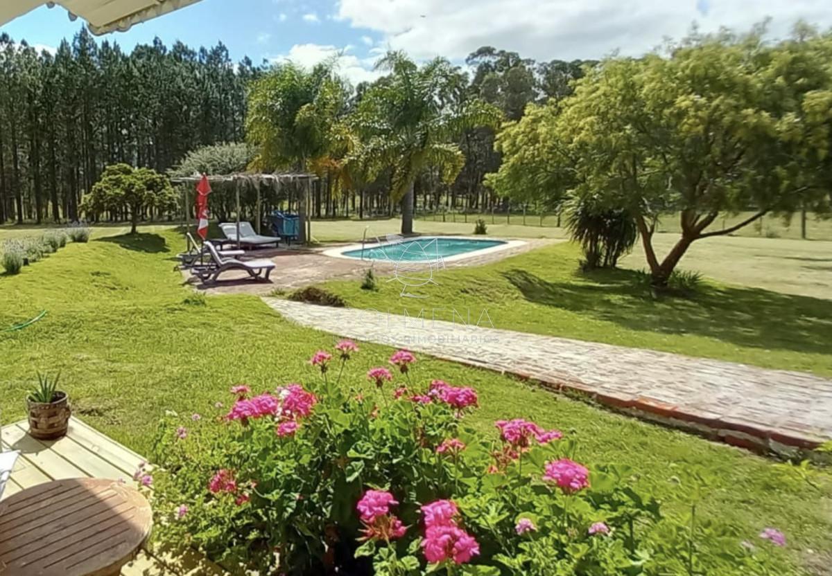 Foto de Chacra con Buena Casa cuenta con piscina cerca de Pueblo Eden., imagen 2