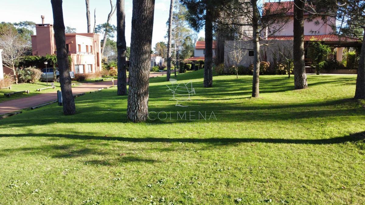 Foto de En venta derechos a sobre elevar, terreno en Pinares, Punta del Este, imagen 5