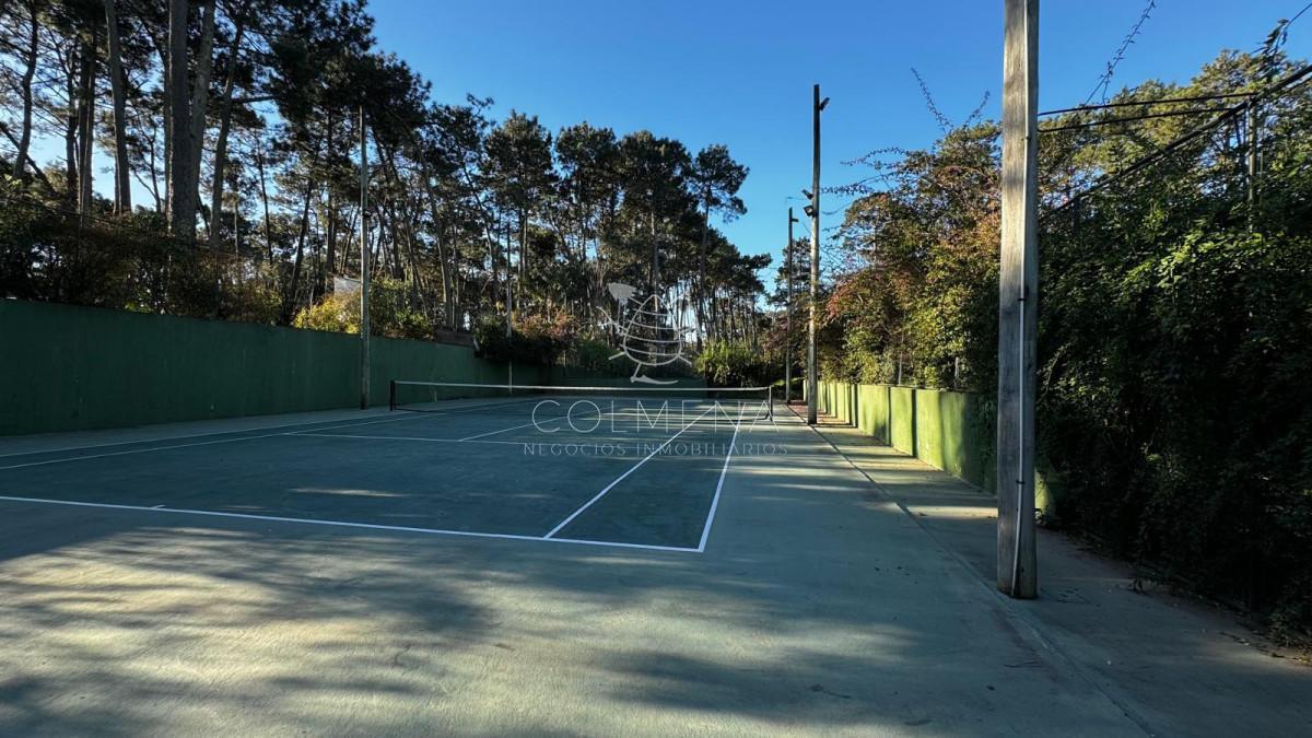 Foto de En venta derechos a sobre elevar, terreno en Pinares, Punta del Este, imagen 2