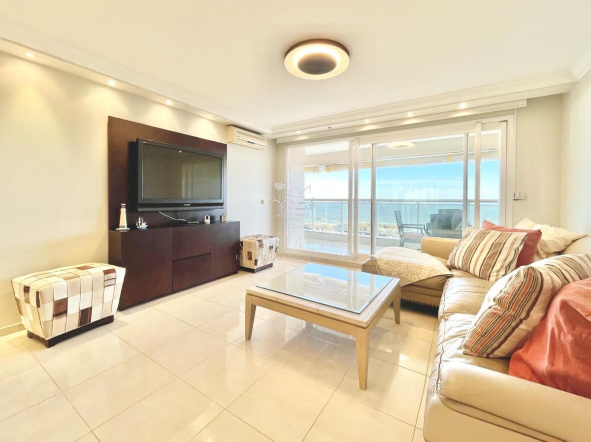 Foto de Apartamento primera línea Playa Mansa, imagen 4