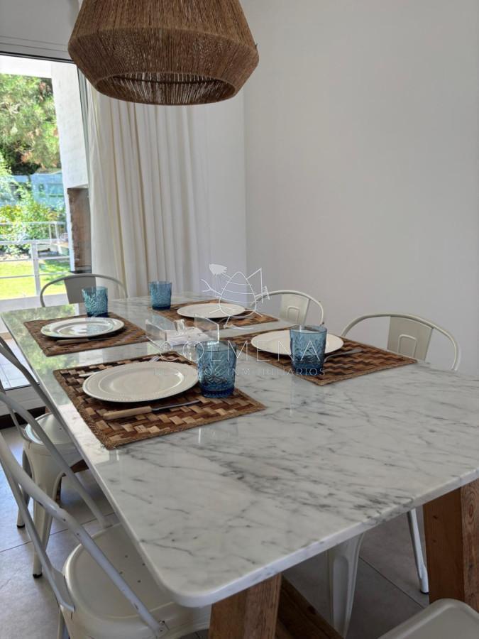 Foto de Apartamento de 2 dormitorios, disponible para verano, playa brava, imagen 2