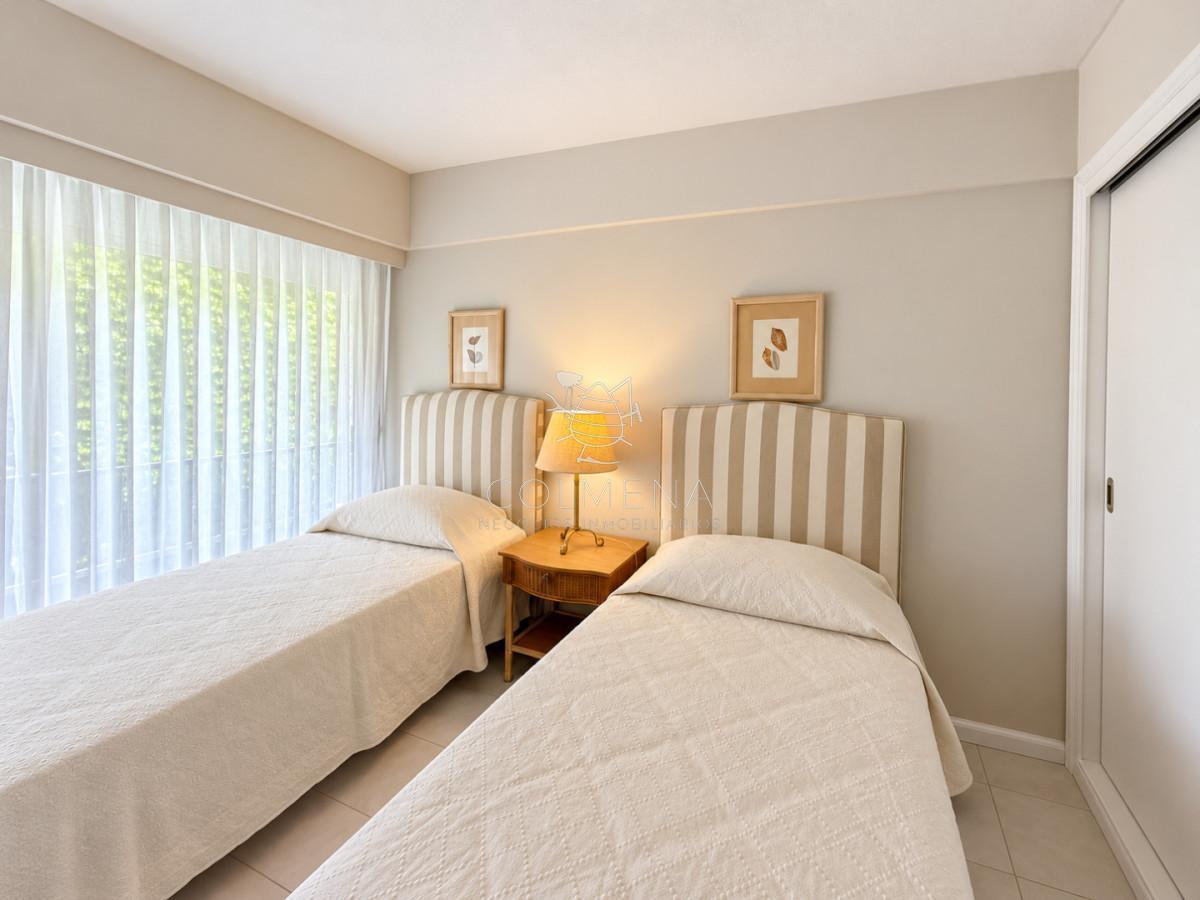 Foto de Hermoso apartamento en primera línea ubicado en el Puerto, imagen 1