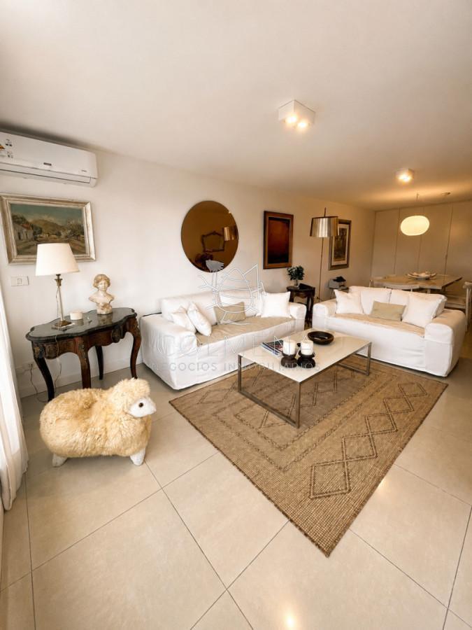 Foto de Vende apartamento de 3 dormitorios esquinero en Punta del Este, imagen 2