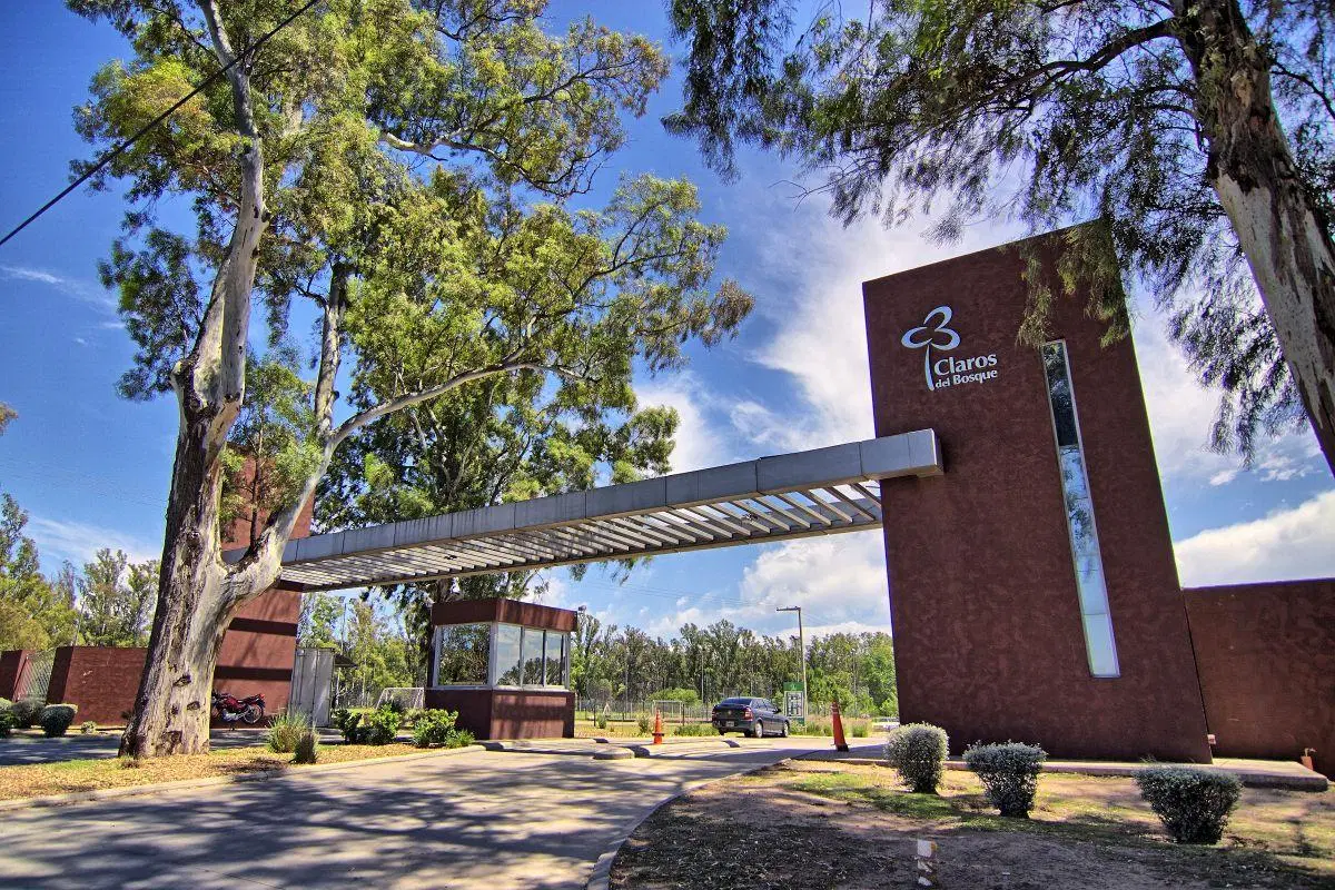 Lote de 377,43 m2 con amenities y seguridad en Venta - Claros del Bosque 2