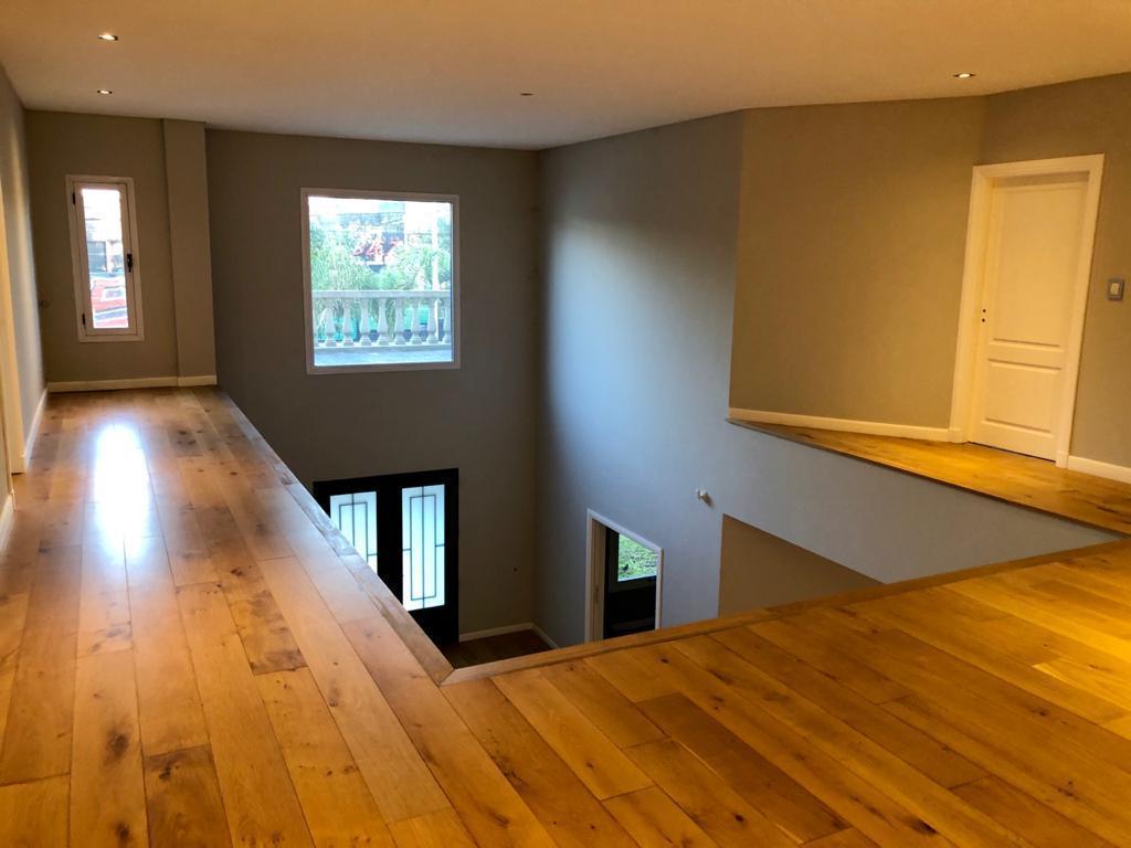 Hermoso Chalet 5 Ambientes en Venta en Merlo 2