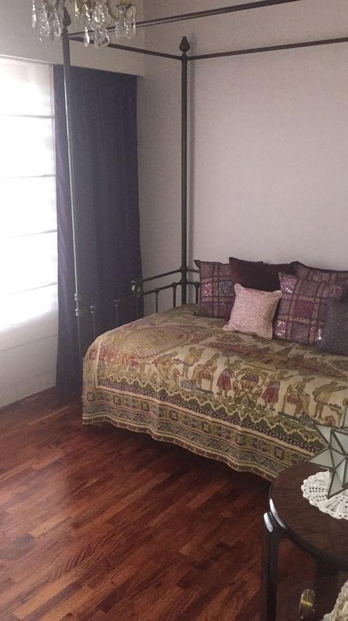 Hermoso Chalet en Dos Plantas 4 Ambientes con Parque en Venta 4