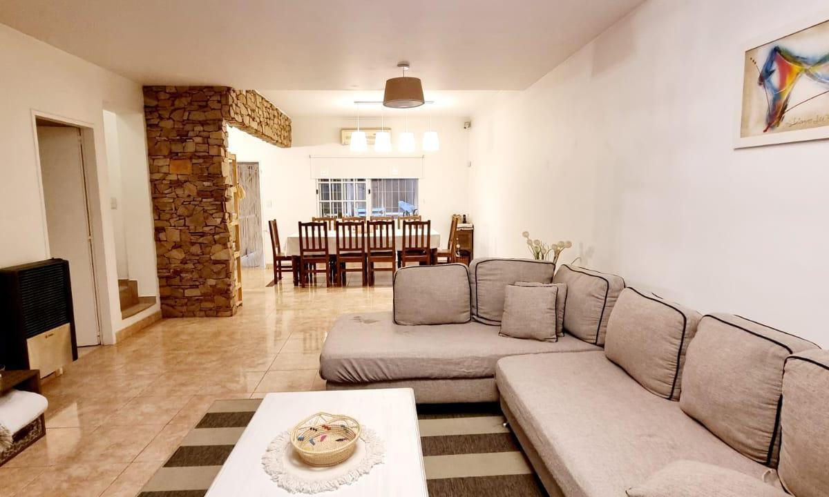 Triplex con Patio y Pileta en Venta en Ituzaingo 3