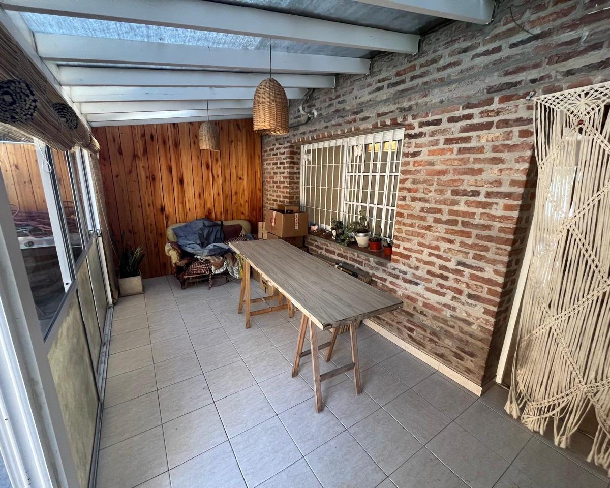 Triplex con Patio y Pileta en Venta en Ituzaingo 2