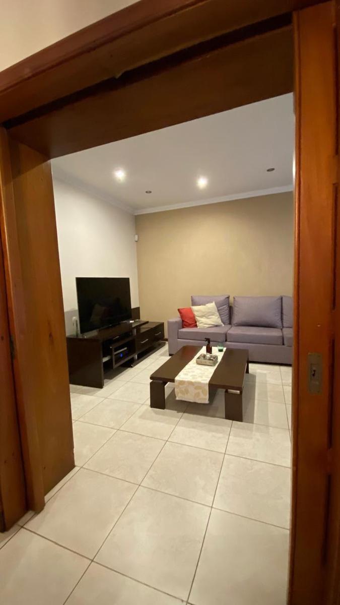 Casa con Parque y Pileta a La Venta en Ituzaingo 3