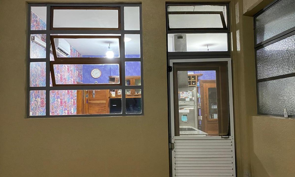 Casa con Parque y Pileta a La Venta en Ituzaingo 1